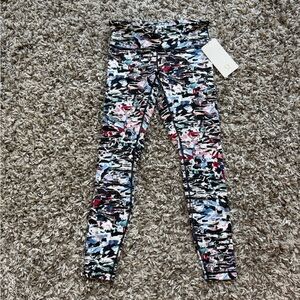 Lululemon Wunder Under LR Tight Size 8